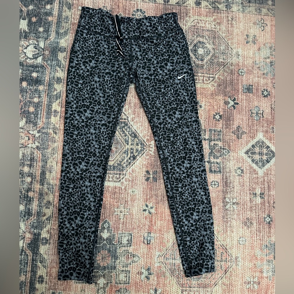 Nike Dri Fit leggings Leopard